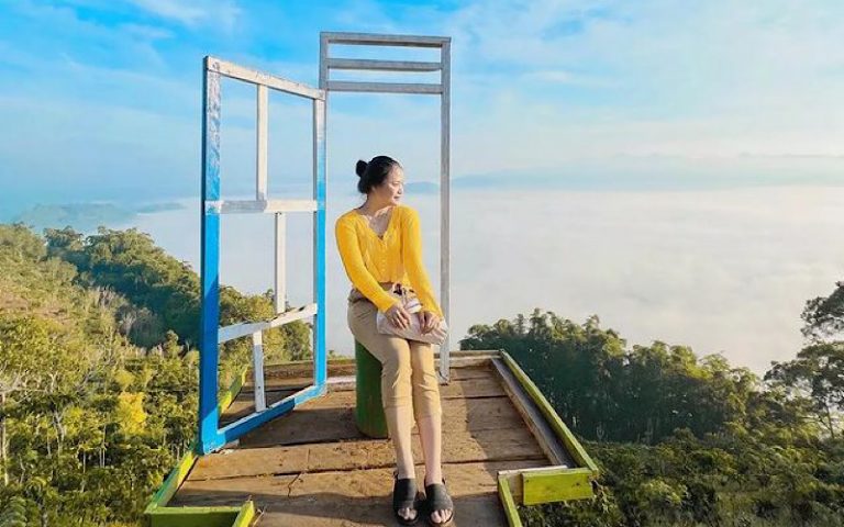 Temiangan Hill Diserbu Wisatawan Karena Keindahan ‘Negeri di Atas Awan’