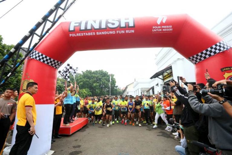 300 Pelari Ikuti Polrestabes Bandung Fun Run 2023 Hari Ini