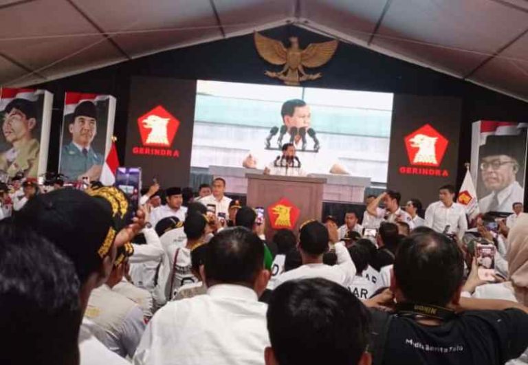 Prabowo Subianto Sebut Emak-emak Terlalu Semangat, Sampai Tangannya Keras