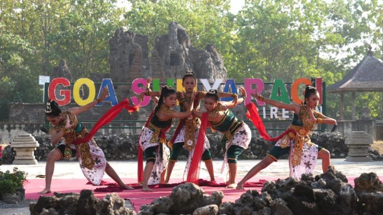 Pelestarian Budaya di Kalangan Milenial, Upaya Membentengi Arus Teknologi Informasi