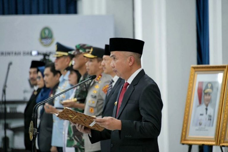 Begitu Dilantik Jadi Sekda Jabar, Taufik Diminta Urus Sampah