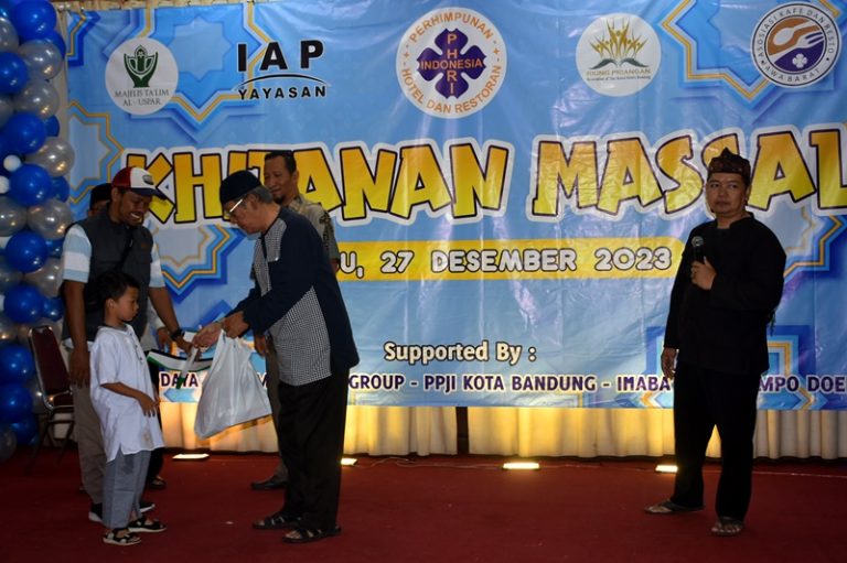 Khitanan Massal Al Uspar PHRI Jabar Dinilai Peserta Sangat Membantu