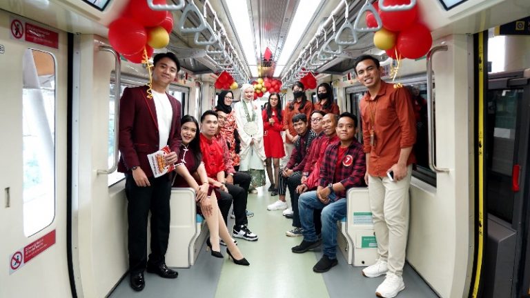 Selama Libur Panjang, LRT Jabodetabek Telah Melayani 122 Ribu Penumpang