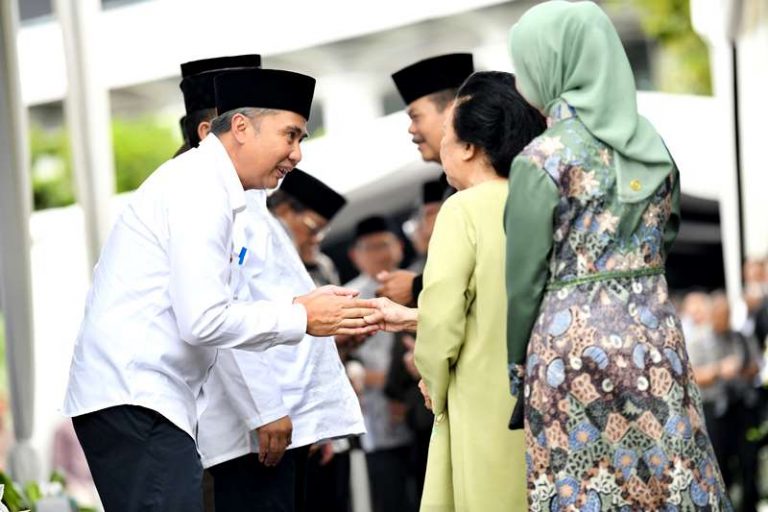 Pj Gubernur Jabar Bey Gelar Silaturahmi Halalbihalal Idulfitri 1445 Hijriah di Gedung Sate