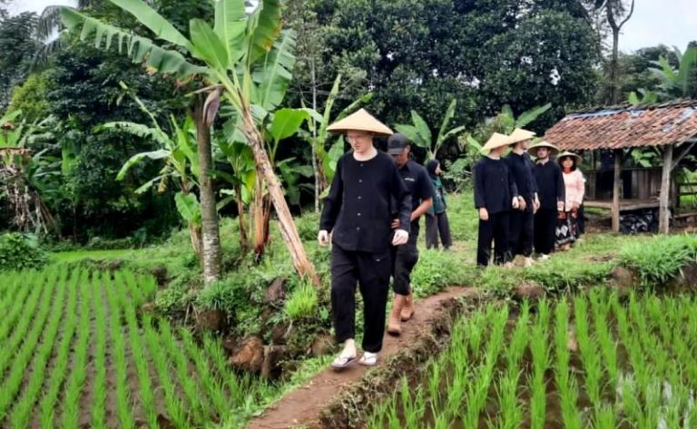 Desa Wisata Edukasi Cisaat Terpilih Sebagai Desa Wisata Terbaik ADWI 2024
