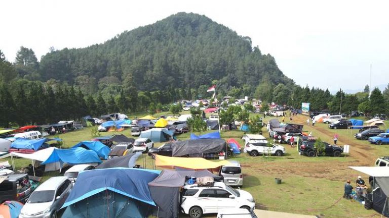 250 Keluarga Ikuti ‘Kemping Bersama Kembali ke Awal’ di Sari Ater, Ada Gimmic Lego Jadul