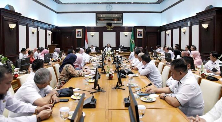 27 Kepala DPMPTSP Se-Jawa Barat Tandantangani Pakta Integritas, Permudah NIB UKM