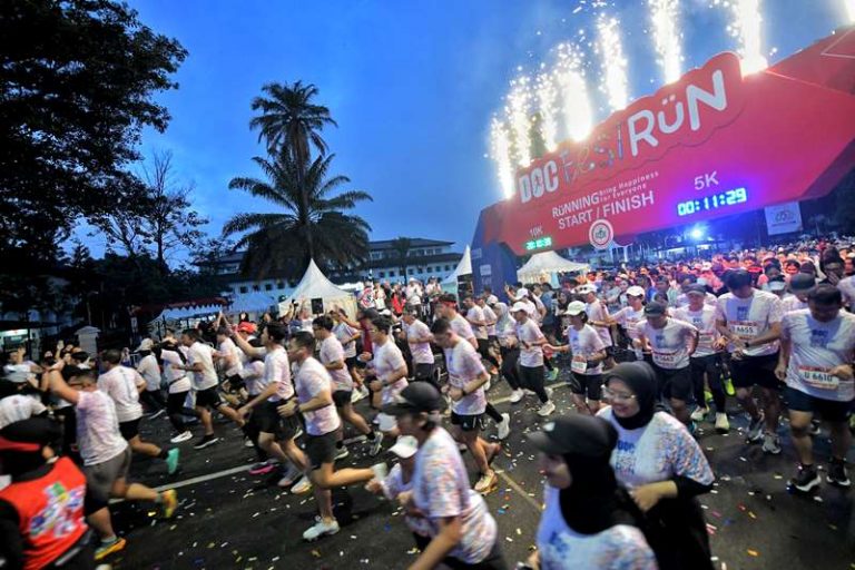 3.000 Pelari Ikuti DockFestRun 2024, Pj Gubernur Bey Kibarkan Flag Off