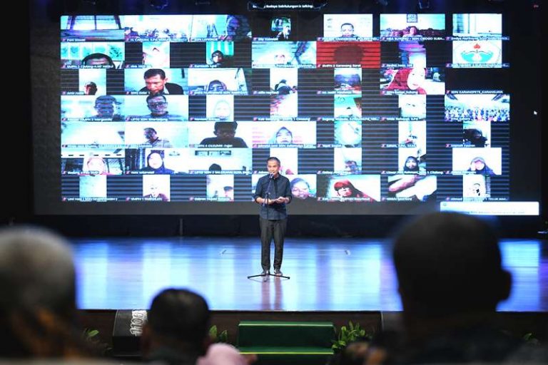 Pj Gubernur Jabar Bey Apresiasi Film Hantu di Sekolah, Ini Tujuannya
