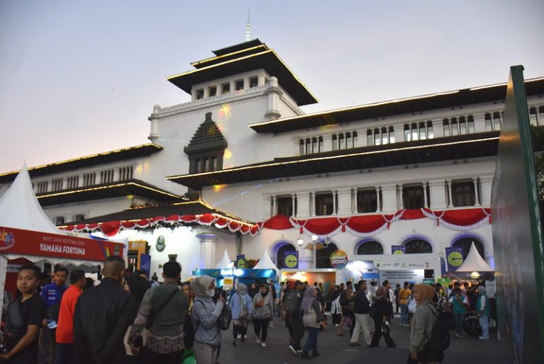 Aturan Baru, Hanya Kendaraan Listrik yang Boleh Masuk Gedung Sate