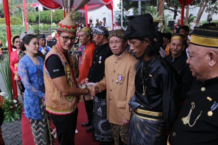 Herman Muchtar Terima Bintang Satyalencana Kepariwisataan dari Presiden RI