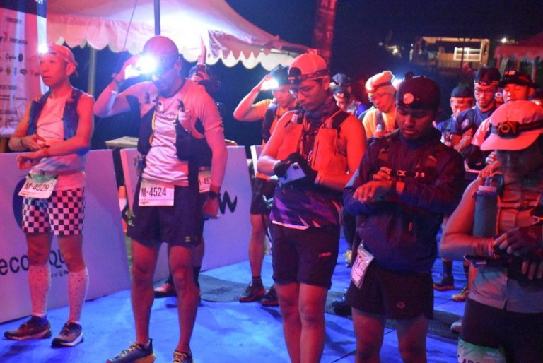 Peserta Sari Ater Jambore Run 2024 Kategori 45 Km Start, Tembus Cuaca Dingin