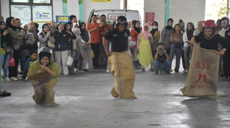 Ratusan Pedagang Pasar Baru Meriahkan Berbagai Lomba Perayaan HUT ke-79 RI