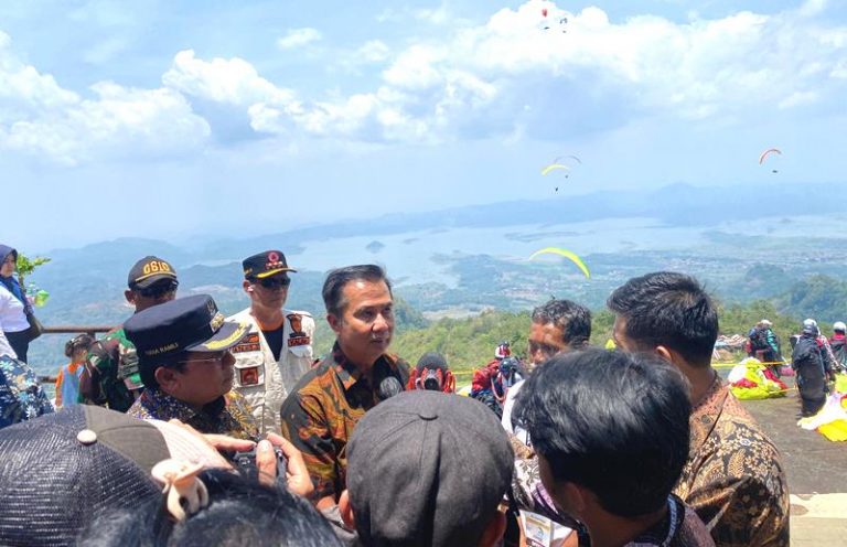 Hadir di Ajang Bergengsi West Java Paragliding Championship, Pj Bey Sebut Ini
