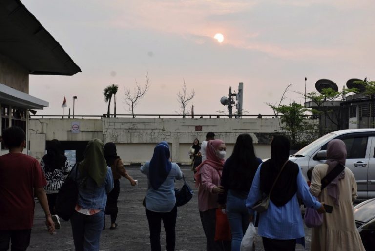 Tawarkan Keindahan Kota Bandung, Pasar Baru Trade Center Hadirkan Parkir Sunset