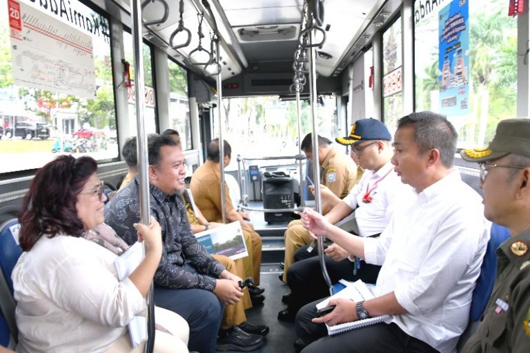 Jajal BRT Bandung Raya, Pj Gubernur Bey Akui Fasilitasnya Cukup Nyaman