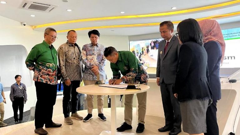 Pemprov Jabar Resmi Tandatangani MoU Dengan DPD PUTRI Jawa Barat