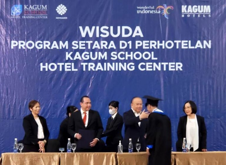 Henry Husada, Ingin Lulusan Kagum School Hotel Training Center Bisa Membawa Perubahan Positif