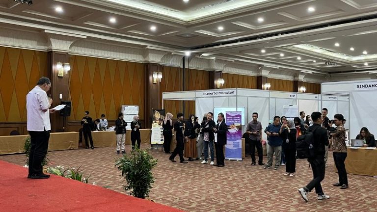 Job Fair PHRI Jawa Barat Resmi Dibuka, Pelamar Terus Mengalir