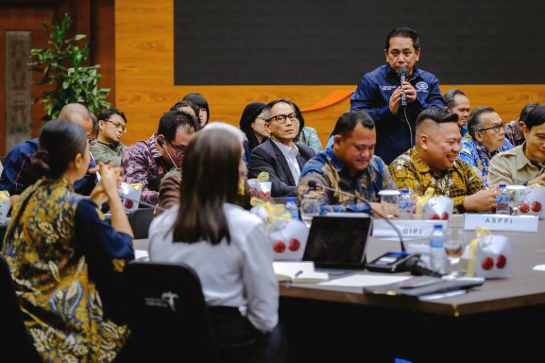 Rapat Akbar Bersama Puluhan Asosiasi Pariwisata, Menteri Pariwisata Widi Sampaikan Pesan Ini
