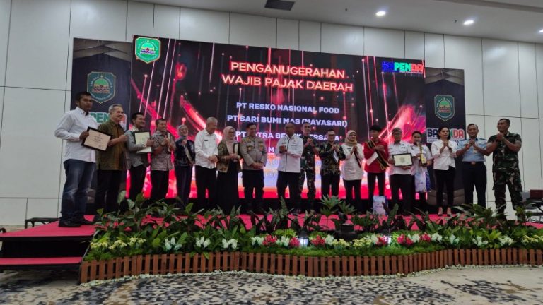 PT Sari Ater Dinobatkan Sebagai Wajib Pajak Daerah Terbaik 2024