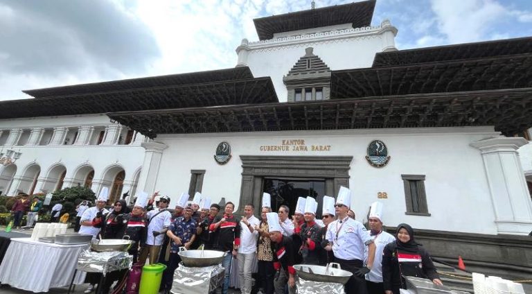 Resmikan Pesta Kuliner Jawa Barat, Pj Gubernur Bey Minta Makanan Tradisional Mendunia