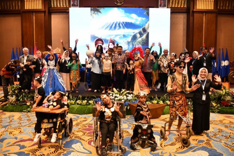 Bey Machmudin Buka Raker YPAC, Inovasi untuk Masa Depan Anak Disabilitas