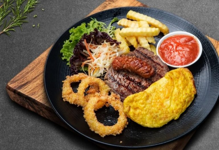 Burger Steak Juicy eL Hotel Bandung, Hadirkan Pengalaman Makan Malam Lebih Istimewa