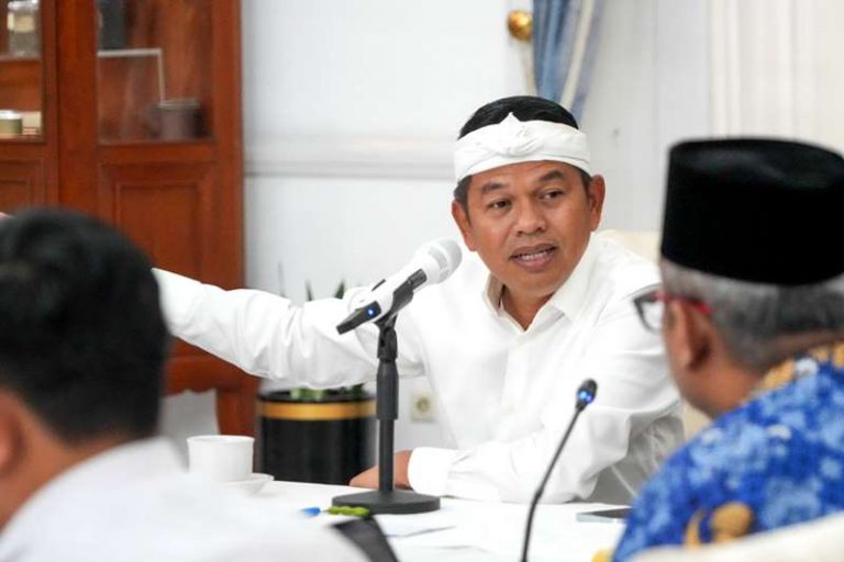 Gubernur Dedi Mulyadi Prioritaskan Reaktivasi Jalur Kereta Bandung-Pangandaran