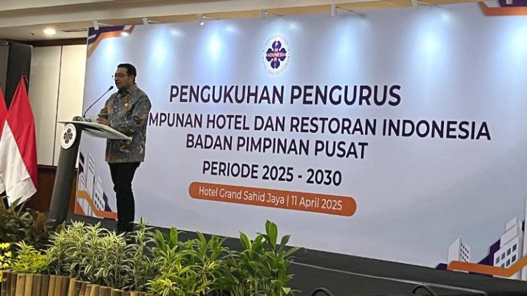 Menekraf Riefky Harsya Sebut Efesiensi dan Geopolitik Global Jadi Tantangan PHRI