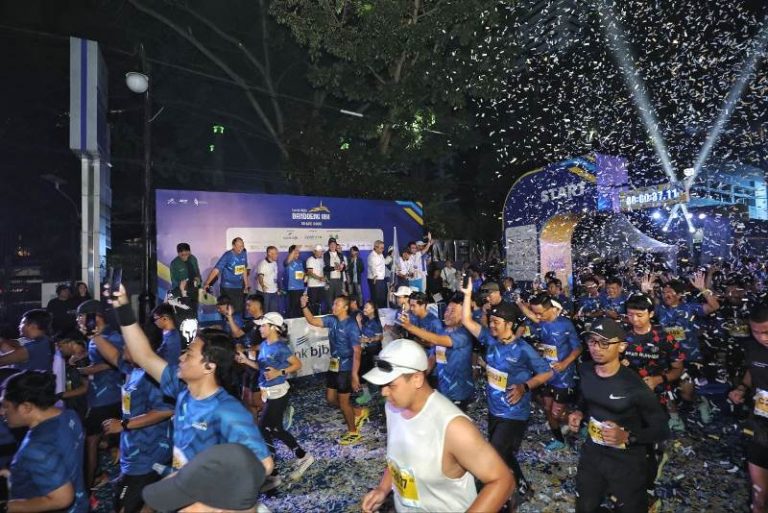 Bandung Kembali Berlari di ajang Bank bjb Bandoeng 10K, Farhan Sebut Pariwisata akan Tumbuh