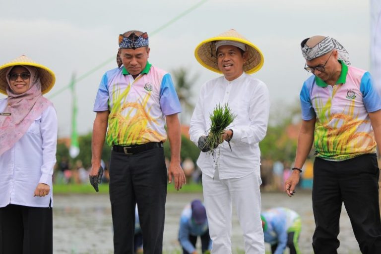KDM Apresiasi Kredit dengan Syarat Ringan Bank bjb, Disaat Bank Lain Kesulitan