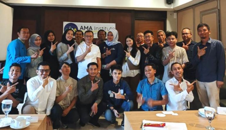 LPK AMA Institute Gelar Pelatihan Interpersonal Skill bagi Karyawan Sari Group