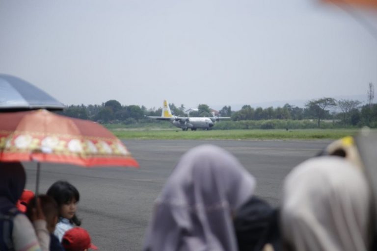 Tak Ada Penutupan Bandara Husein, Yang Ada Pengalihan Airbus
