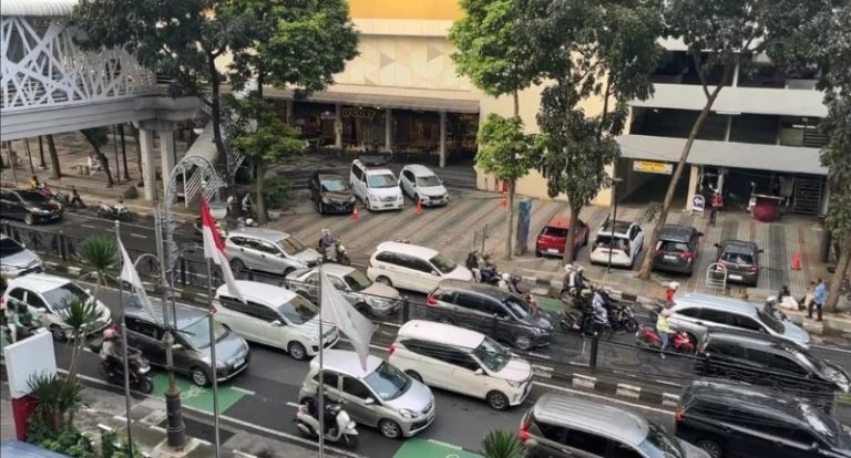 Pengamat Transportasi ITB Desak Pemkot Bandung Hadirkan Transportasi Alternatif, Atas Kemacetan
