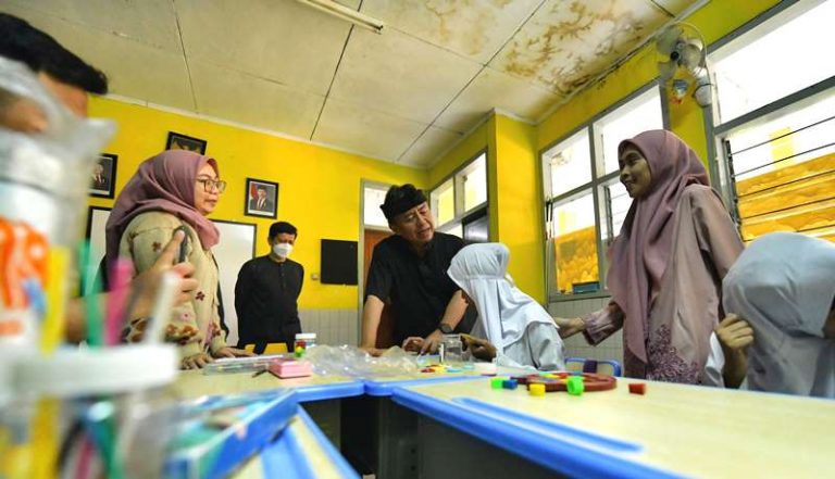 Tak Ada Penggusuran, Sekolah Difabel Tetap Belajar