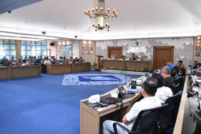 Cekungan Bandung Darurat Penataan, Enam isu strategis dibedah