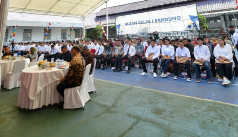 hHadiah HUT ke-80 RI, 18.439 Narapidana Kebonwaru Dapat Remisi