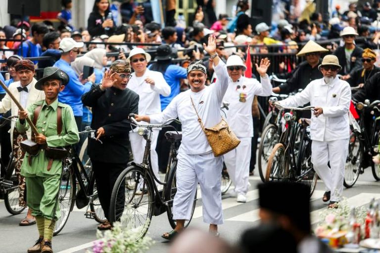 Komunitas Sepeda Onthel Warnai Suasana Karnaval Asia Afrika 2025, Mengenang Semangat 1955