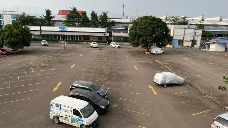 Senja Terakhir di Husein Sastranegara, Saat Landasan Sunyi Menyimpan Kenangan