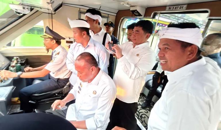 Jabar–KAI Sepakat Perkuat Transportasi Rel untuk Percepatan Mobilitas Warga