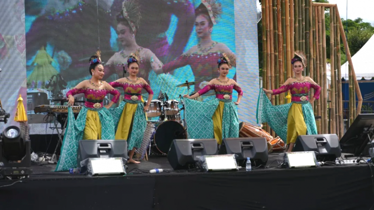 Begitu Dibuka, West Java Festival 2025 Langsung Menarik Animo Pengunjung