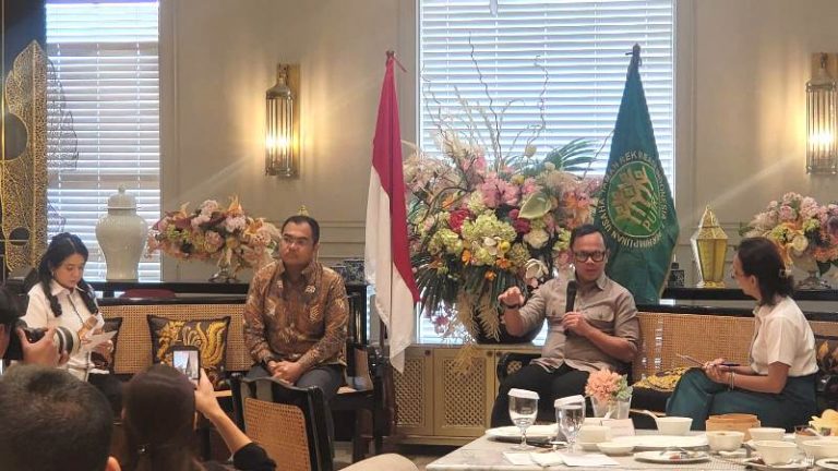 Wamendagri Bima Arya: Pariwisata Harus Jadi Mesin Penggerak Ekonomi Baru