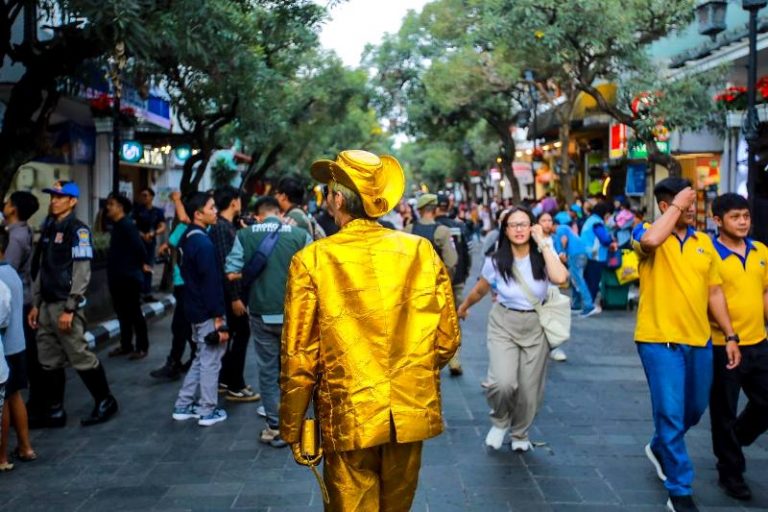 Wali Kota Farhan Ingatkan Wisatawan Lebih Waspada, Hujan Masih Tinggi