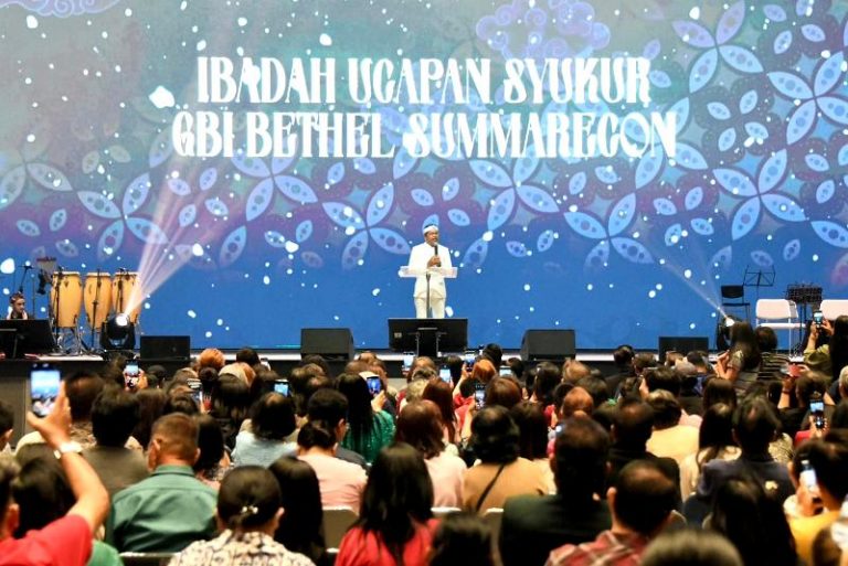 Gubernur KDM Serukan Iman Sebagai Gerakan Kemanusiaan di Gereja Bethel Indonesia Summarecon