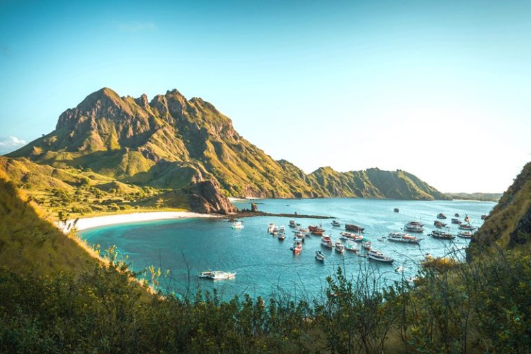 Pulau Padar Ditutup Sementara Pascakecelakaan Kapal Wisata yang Tewaskan Pelatih Valencia Putri B
