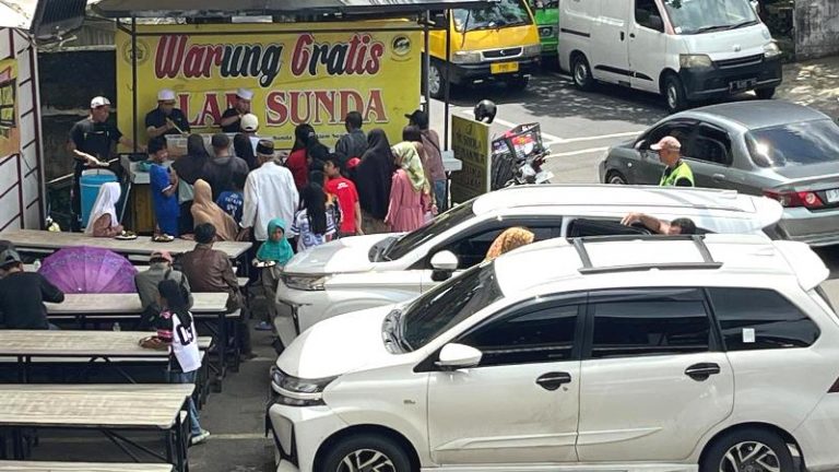 Warung Gratis Alam Sunda, Memberikan Pelayanan Tanpa Perbedaan