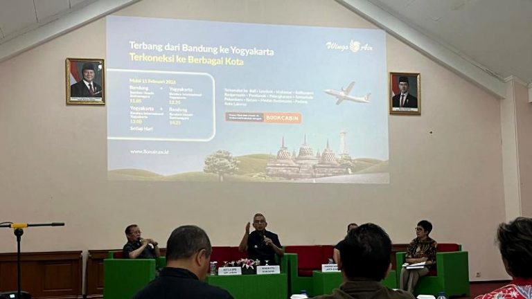 Kota Bandung Mencari Arah di Tengah Tarik-Menarik Jasa dan Pariwisata