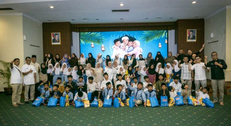 Tawa Anak-anak Yatim Warnai “Ramadan Hangat” Bersama Sari Ater Hot Springs