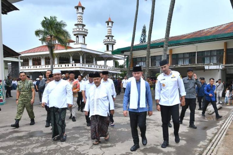 Wapres Gibran Kunjungi Pondok Pesantren Baitul Arqom Al-Islami, Tinjau Ini